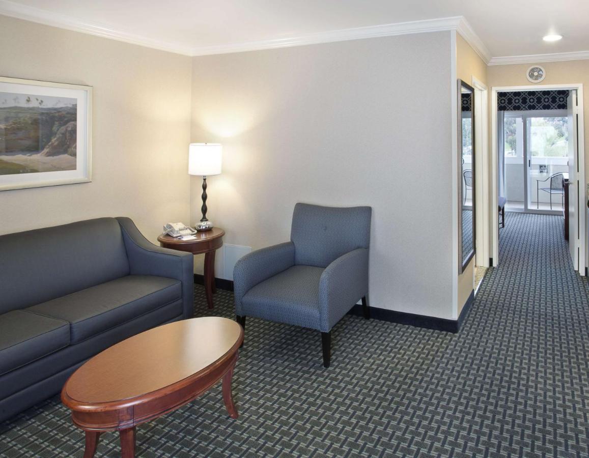 King Suite with Sofa Bed - Non-Smoking