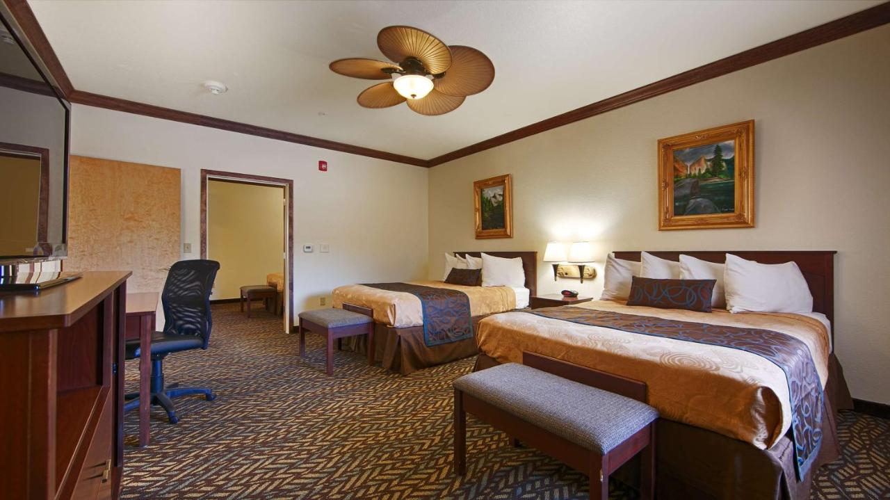 Two Room Suite with Two Queen Beds